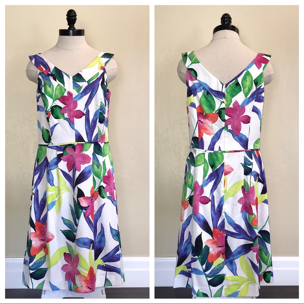 Ellen Tracy Bright Floral V Neck Back Dress Size 8